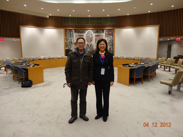 国际中文记者联合会秘书长勾芍人博士访问联合国新闻部